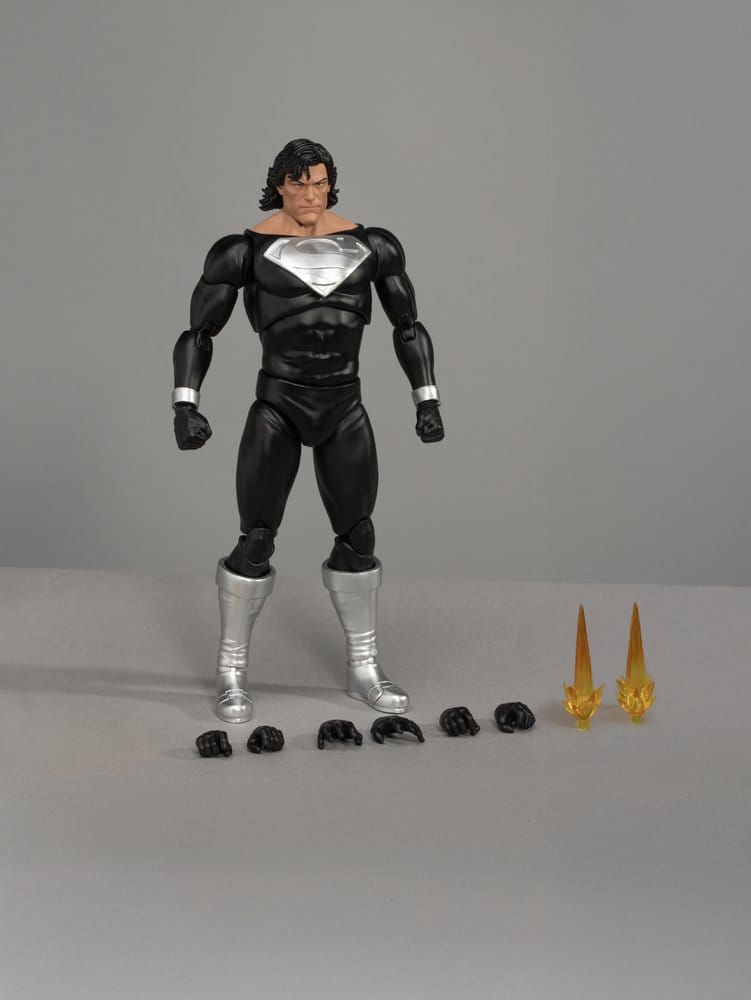 DC Comics Actionfigur Superman i Recovery Suit, 21 cm
