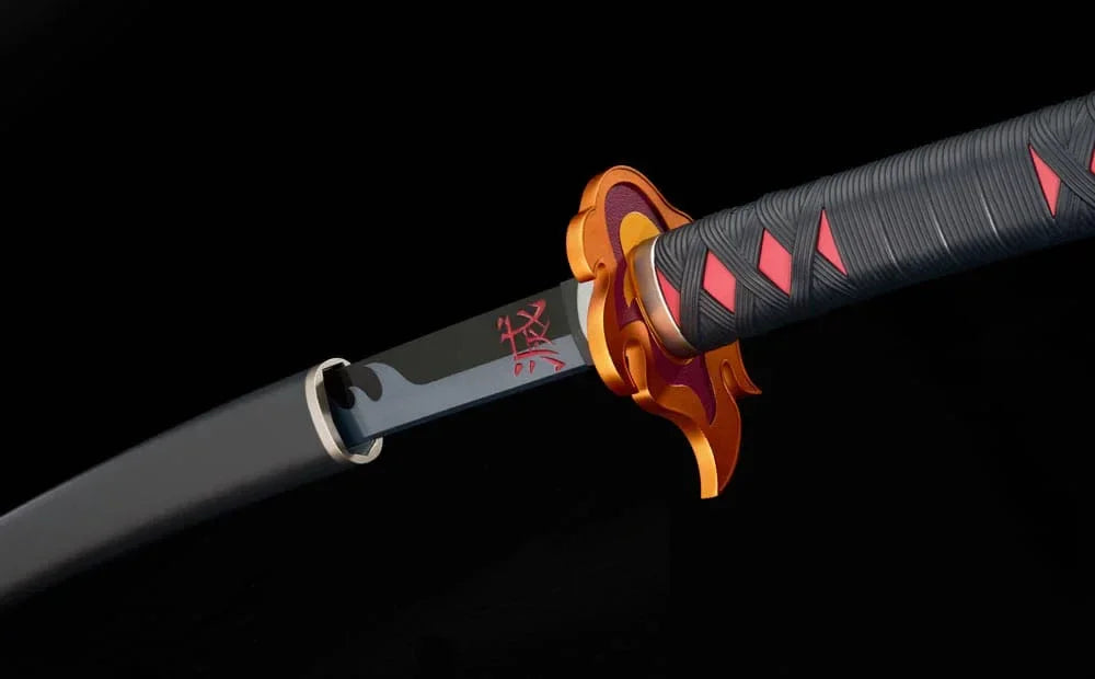Demon Slayer: Kimetsu no Yaiba Proplica Replica 1/1 Nichirin Svärd (Tanjiro Kamado) Kyojuro Rengoku´s Svärd Guard Ver. 88 cm Bandai Tamashii Nations