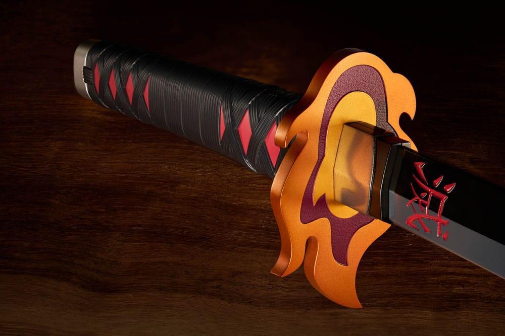 Demon Slayer: Kimetsu no Yaiba Proplica Replica 1/1 Nichirin Svärd (Tanjiro Kamado) Kyojuro Rengoku´s Svärd Guard Ver. 88 cm Bandai Tamashii Nations