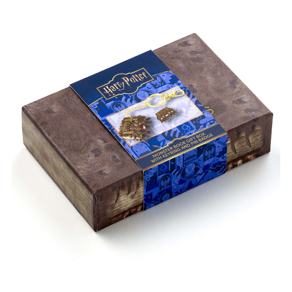 Harry Potter: Monster Book Nyckelring och Pin Badge Gåvoset The Carat Shop