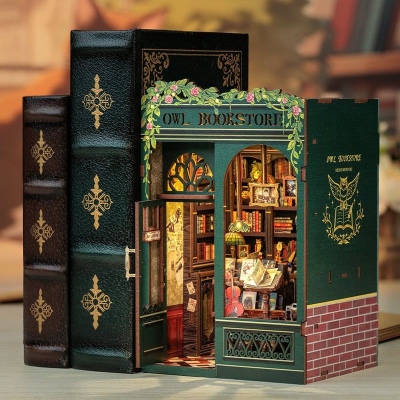 Book Corner Uggla Bookstore 17 x 12 cm