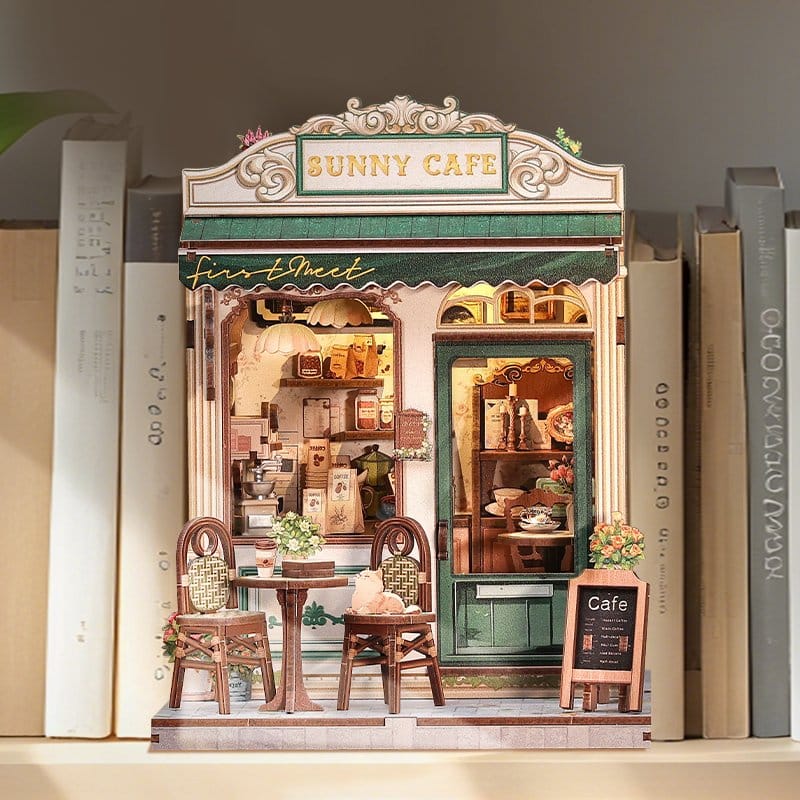 Miniatyrhus Modellbyggsats Sunny Café 20 x 16 cm