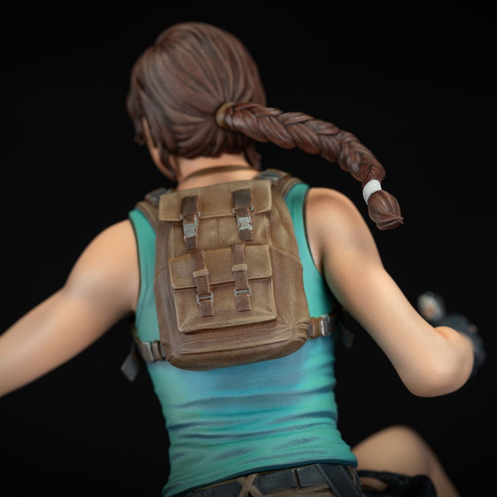 Tomb Raider PVC Figur - Lara Croft 24 cm Dark Horse