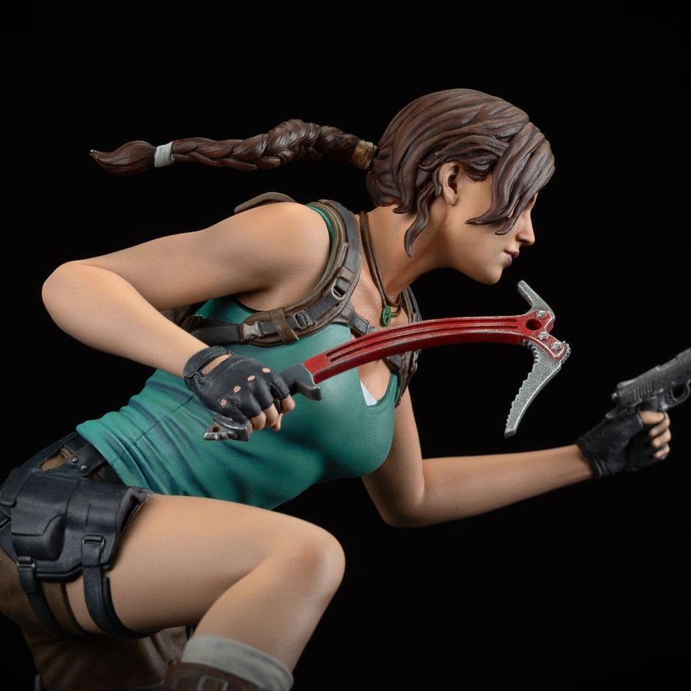 Tomb Raider PVC Figur - Lara Croft 24 cm Dark Horse