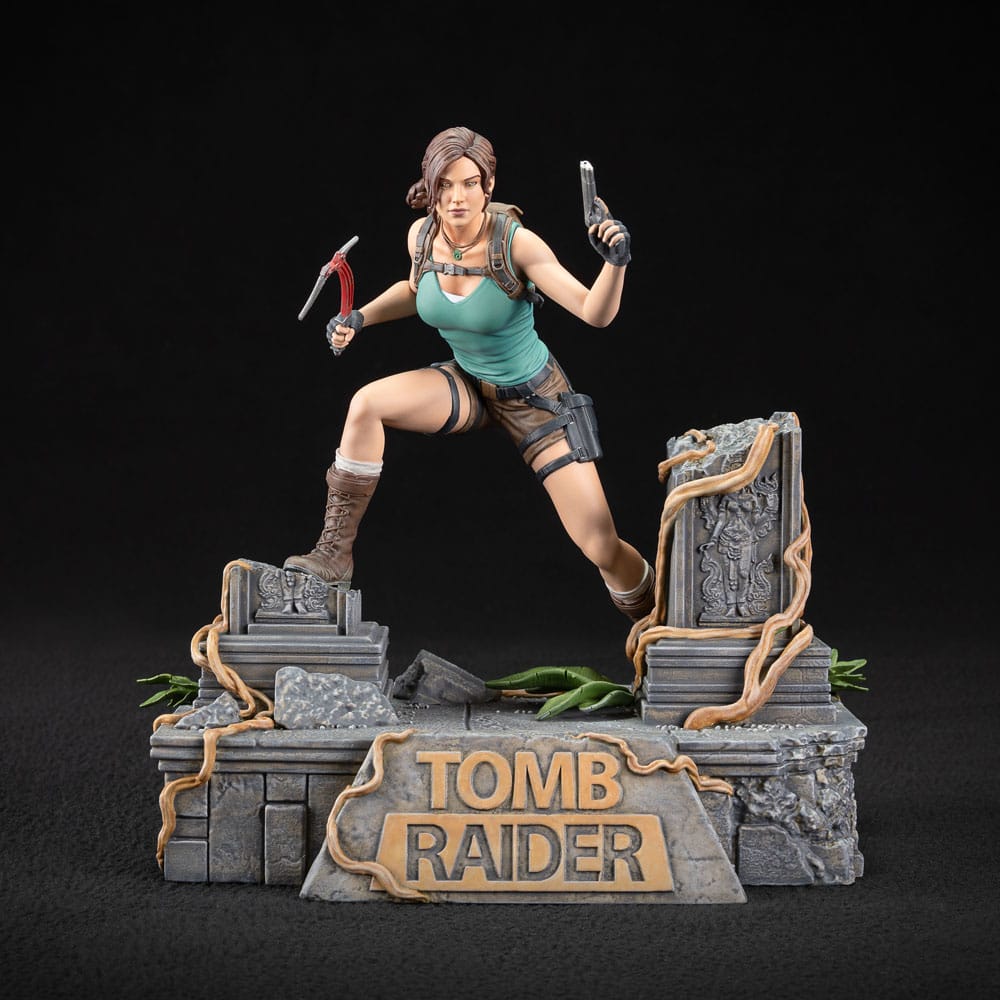Tomb Raider PVC Figur - Lara Croft 24 cm Dark Horse