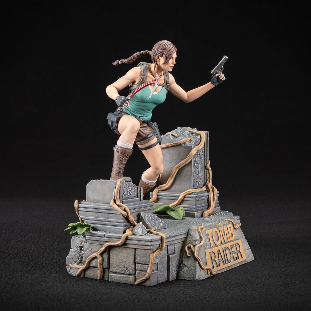 Tomb Raider PVC Figur - Lara Croft 24 cm Dark Horse