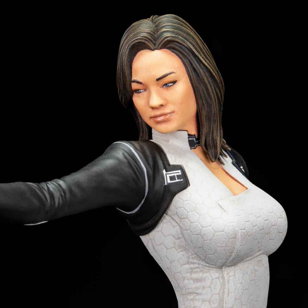 Mass Effect PVC-figur Miranda Lawson 22 cm