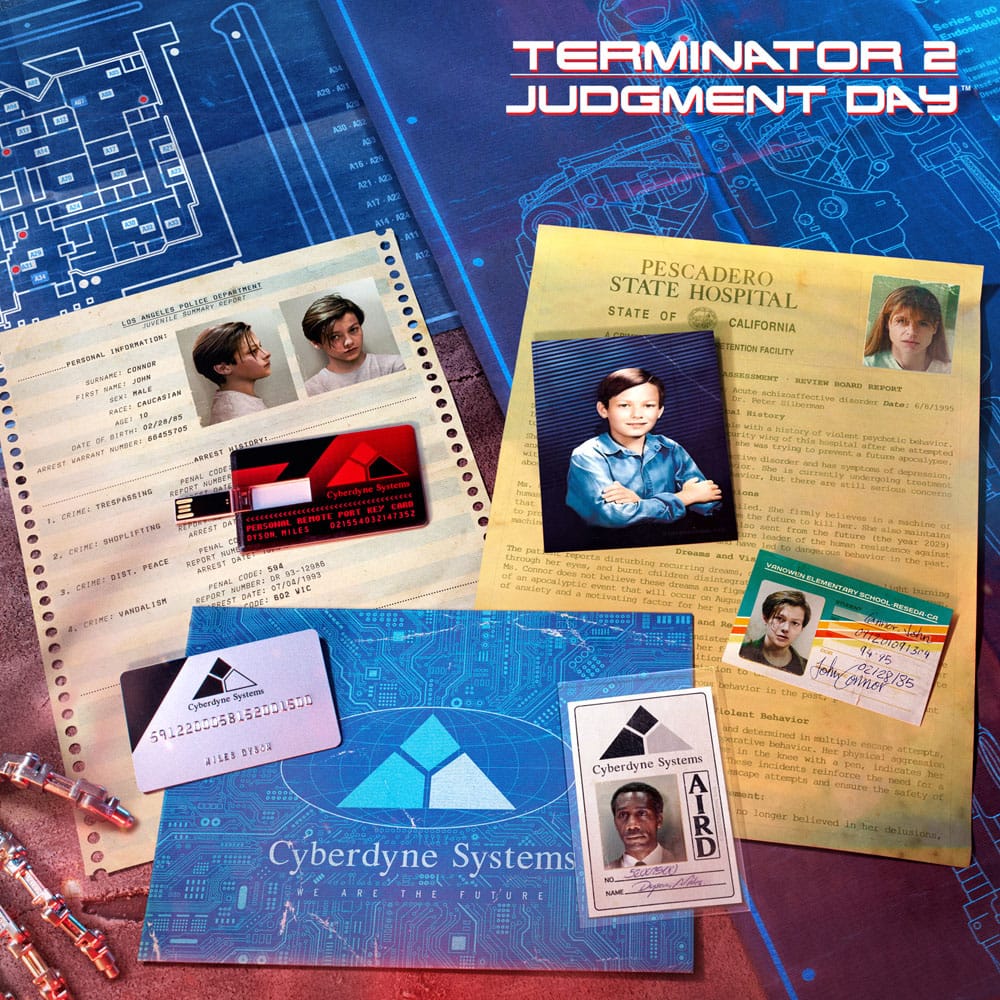 Terminator Gift Box: The Connor Files Kit Doctor Collector