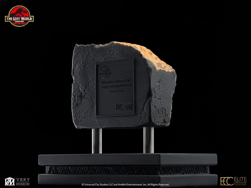 The Lost World: Jurassic Park Replica Bust Male Velociraptor Eye Prop 23 cm