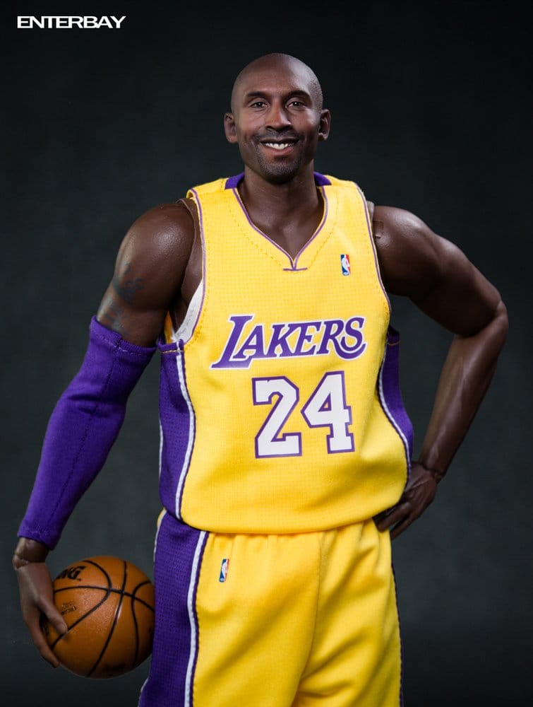 NBA Collection Real Masterpiece Action Figure 1/6 Kobe Bryant 33 cm