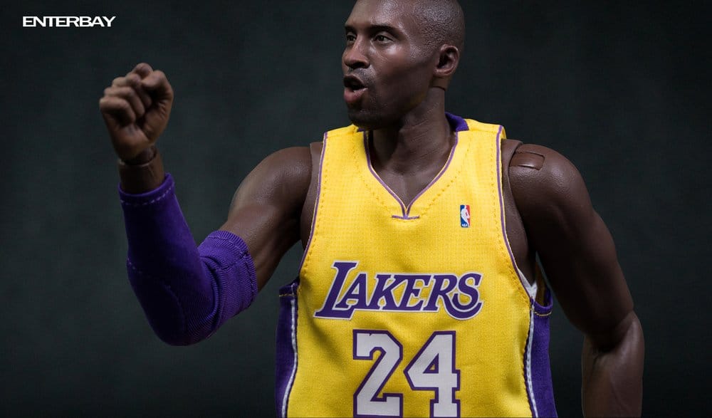 NBA Collection Real Masterpiece Action Figure 1/6 Kobe Bryant 33 cm
