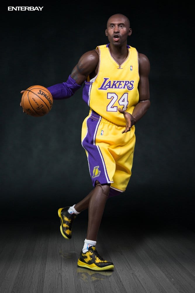 NBA Collection Real Masterpiece Action Figure 1/6 Kobe Bryant 33 cm