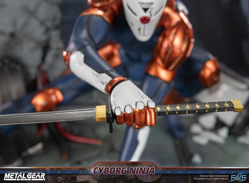 Metal Gear Solid Figur Cyborg Ninja (Gray Fox) 41 cm First 4 Figures