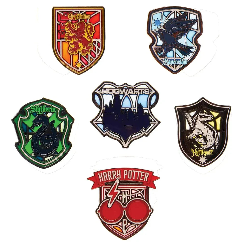 Harry Potter Loungefly Emaljpins Stained Glass Display (12 st) - Nerdbutiken