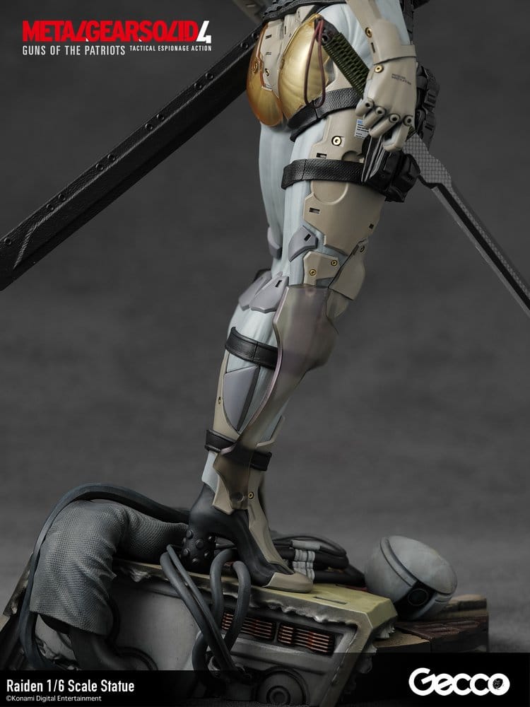 Metal Gear Solid 4 Guns of the Patriots Figure 1/6 Raiden 32 cm