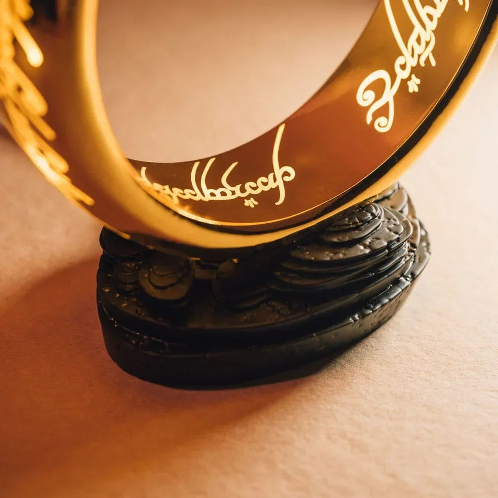 Lampan Sagan om Ringen med USB-C En Ring Grupo Erik