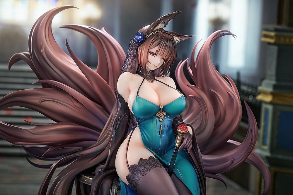 Azur Lane PVC-Figur 1/7 Amagi: Tron av Fallna Blomblad Ver. 27 cm