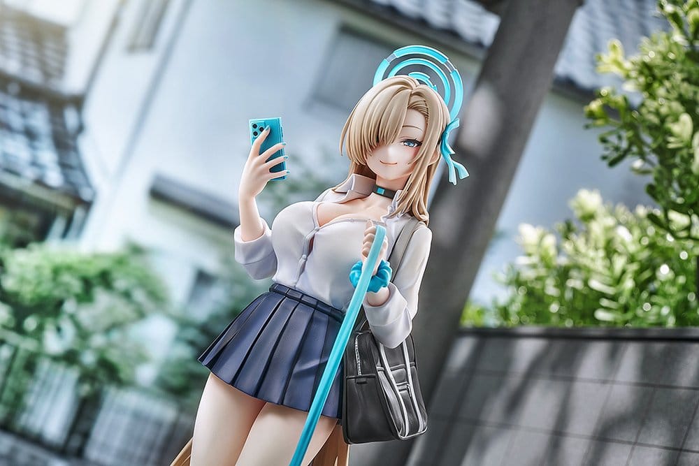 Blue Archive PVC Figure 1/7 Asuna (School): Memorial Lobby Version, 26 cm