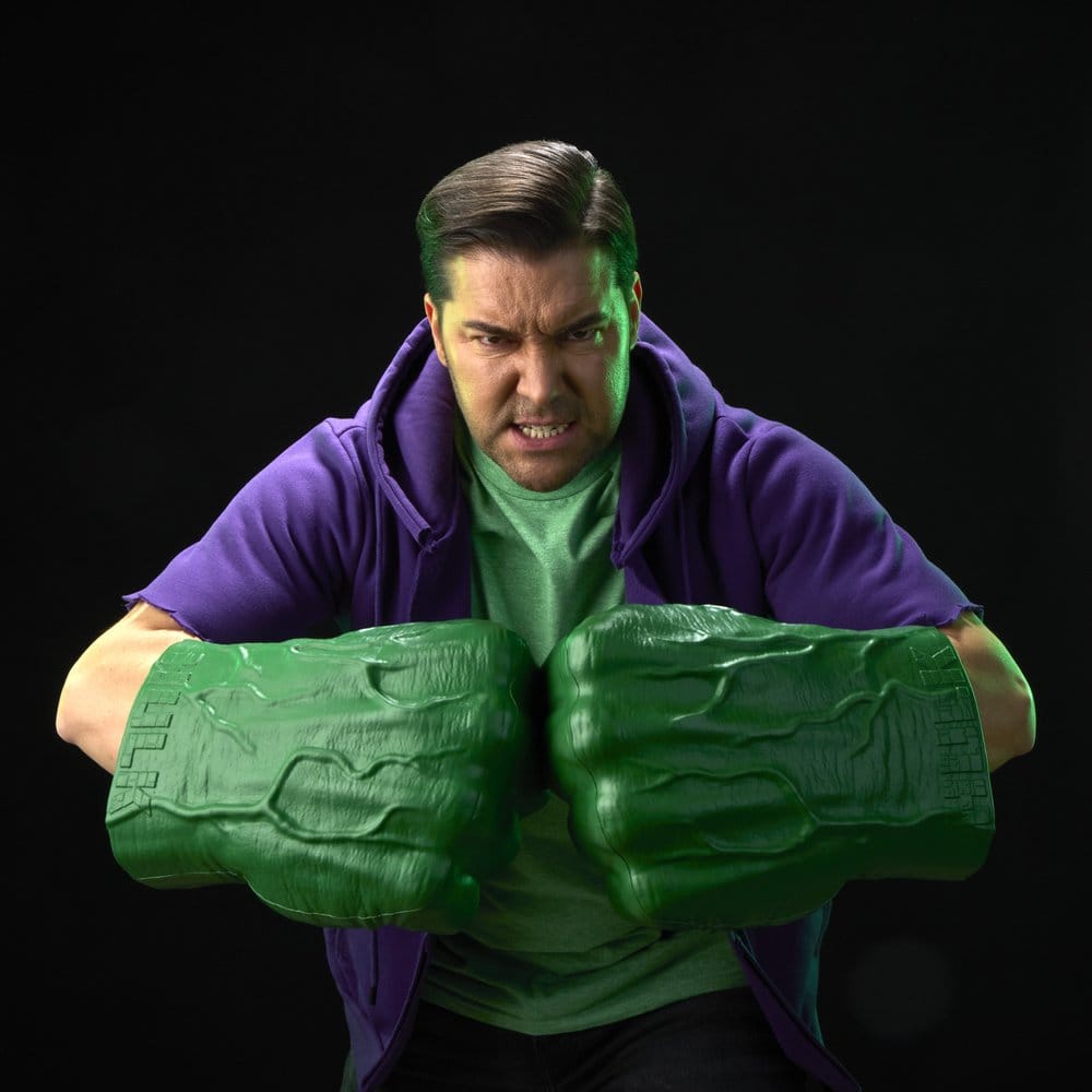 The Incredible Hulk Marvel Legends Premium Rollspelsnävar i Skala 1:1 med Elektroniska Ljud och Effekter