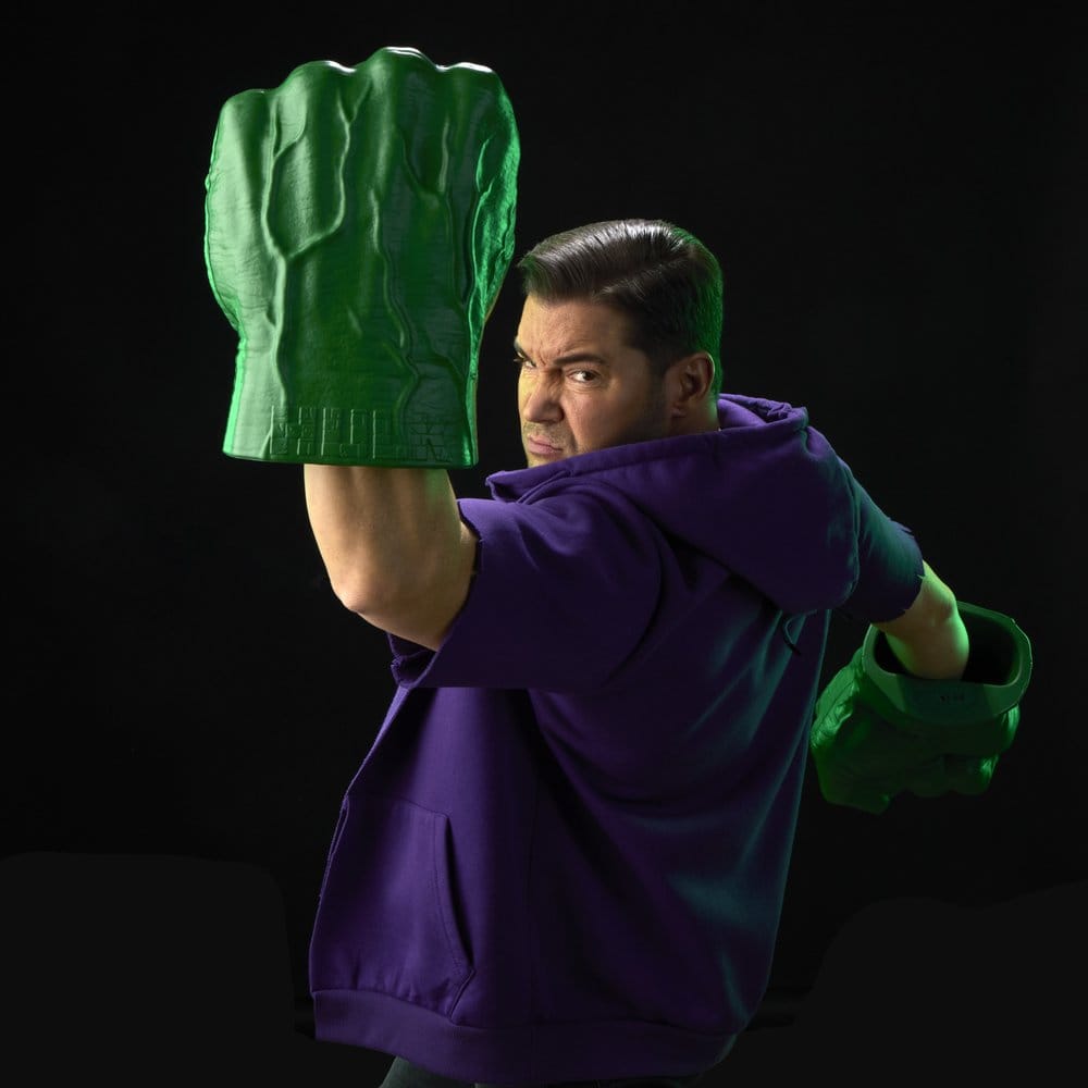 The Incredible Hulk Marvel Legends Premium Rollspelsnävar i Skala 1:1 med Elektroniska Ljud och Effekter
