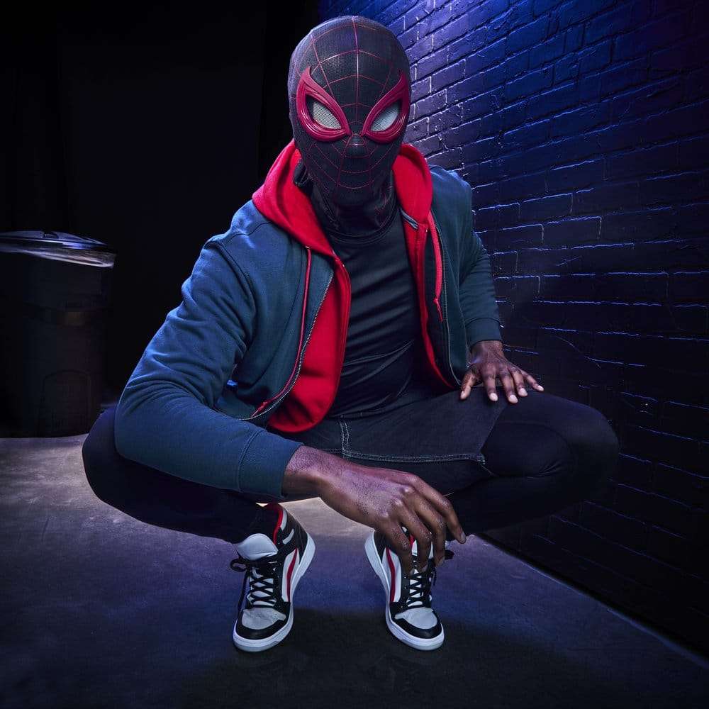 Spider-Man: Miles Morales Marvel Legends Electronic Expressive Mask