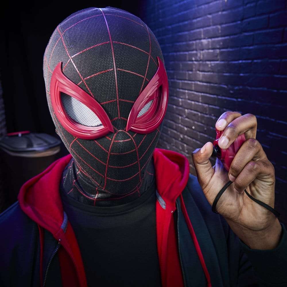 Spider-Man: Miles Morales Marvel Legends Electronic Expressive Mask