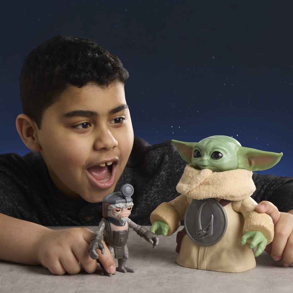 Star Wars: The Mandalorian & Grogu Elektronisk Actionfigur Huggin' Grogu & Anzellan 17 cm