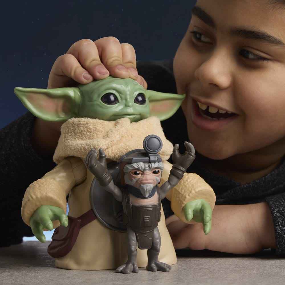 Star Wars: The Mandalorian & Grogu Elektronisk Actionfigur Huggin' Grogu & Anzellan 17 cm