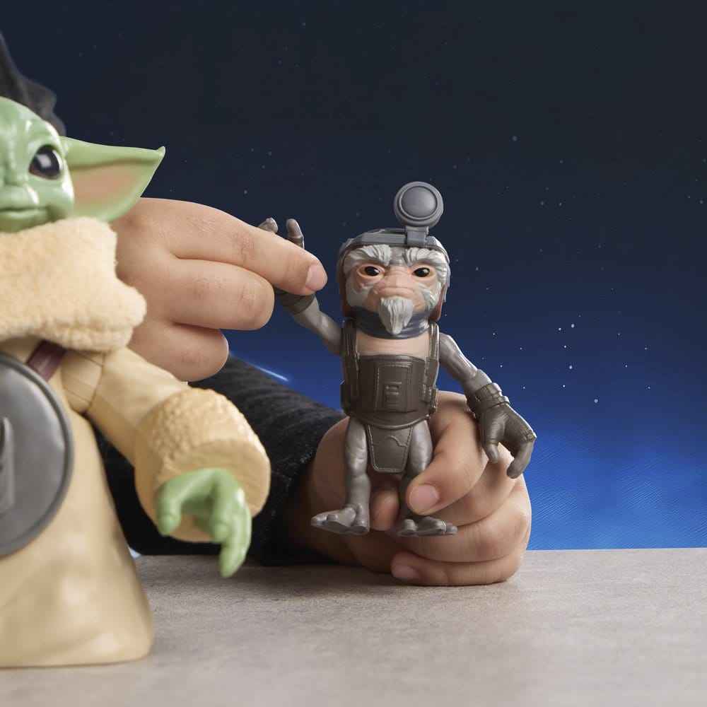 Star Wars: The Mandalorian & Grogu Elektronisk Actionfigur Huggin' Grogu & Anzellan 17 cm