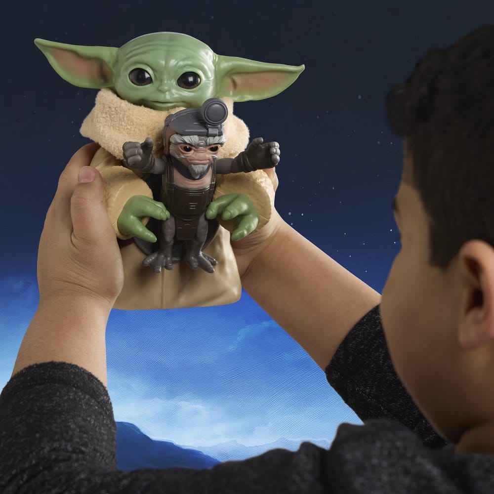 Star Wars: The Mandalorian & Grogu Elektronisk Actionfigur Huggin' Grogu & Anzellan 17 cm