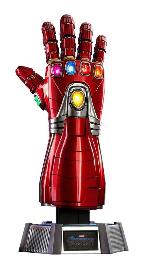 Avengers: Endgame Life-Size Masterpiece Nano Gauntlet 52 cm Sideshow Collectibles