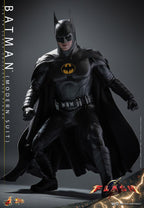 The Flash Movie Masterpiece Action Figur 1/6 Batman (Modern Suit) 30 cm Hot Toys