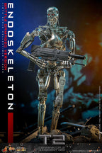 Terminator 2: Judgment Day Movie Masterpiece Die-cast Action Figur 1/6 Endoskeleton (Battle Damaged Version) 31 cm Hot Toys