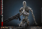 Terminator 2: Judgment Day Movie Masterpiece Die-cast Action Figur 1/6 Endoskeleton (Battle Damaged Version) 31 cm Hot Toys