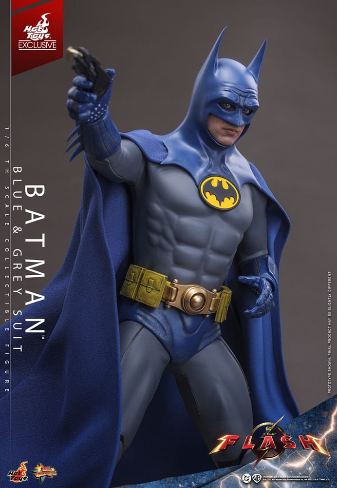 The Flash Film Mästerverk Actionfigur 1/6 Batman (Blå & Grå Dräkt) Limited Edition Hot Toys Exklusiv 30 cm