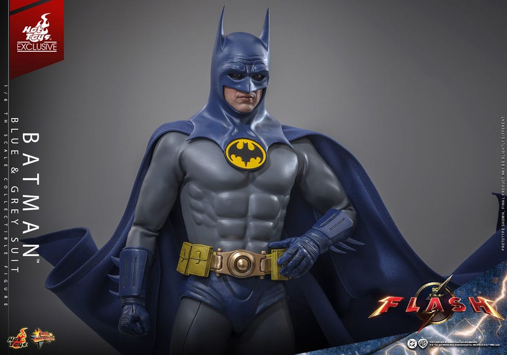 The Flash Film Mästerverk Actionfigur 1/6 Batman (Blå & Grå Dräkt) Limited Edition Hot Toys Exklusiv 30 cm