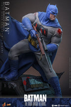Batman: The Dark Knight Returns Comic Masterpiece Action Figur 1/6 Batman (Battle Damaged Version) 32 cm
