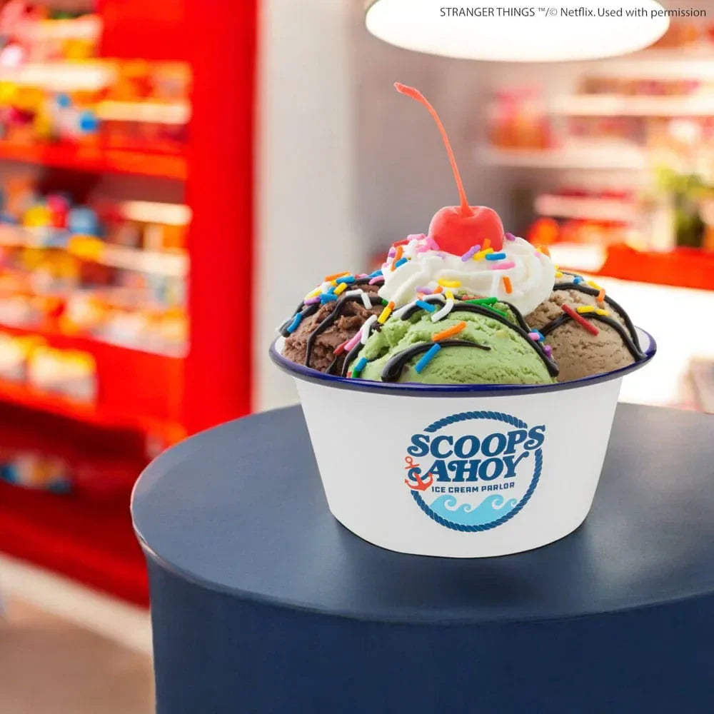 Stranger Things Ice Creamskål med Sailor Hat Scoops Ahoy Cinereplicas