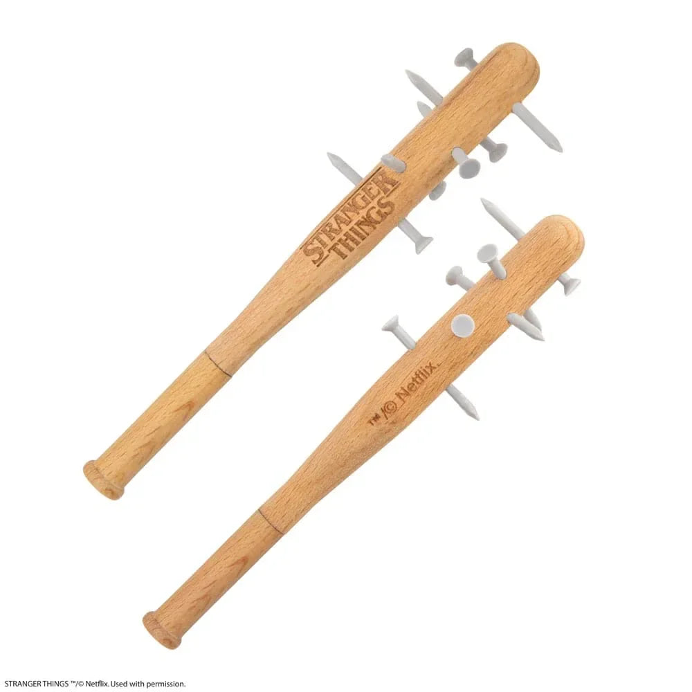 Stranger Things Spiked Bat Pen & Stranger Things Pin - Samlarobjekt Cinereplicas