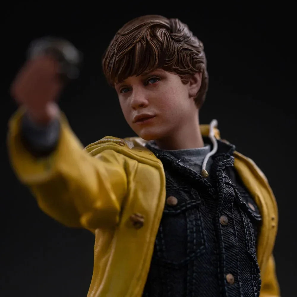 The Goonies Art Scale Figur 1/10 Mikey Walsh (40-årsjubileum) 21 cm Iron Studios