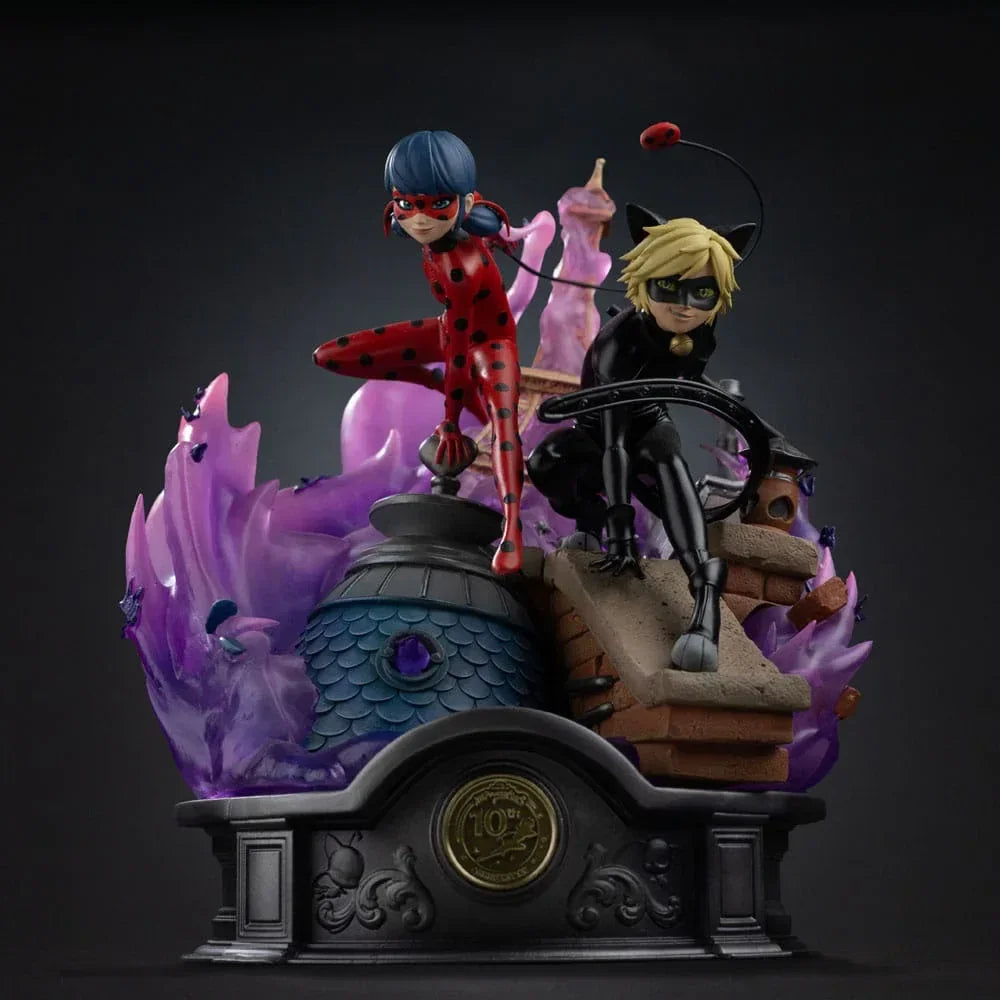 Miraculous Deluxe Art Scale Figur 1/10 Lady Bug och Cat Noir Signerad Utgåva 23 cm Iron Studios