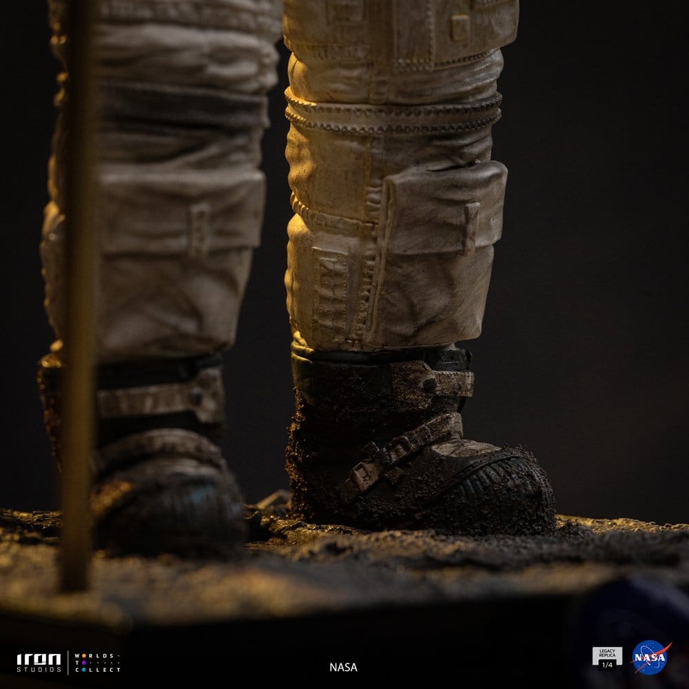 NASA Legacy Replica Figur i skala 1/4 av Apollo 11 Astronaut, 58 cm hög