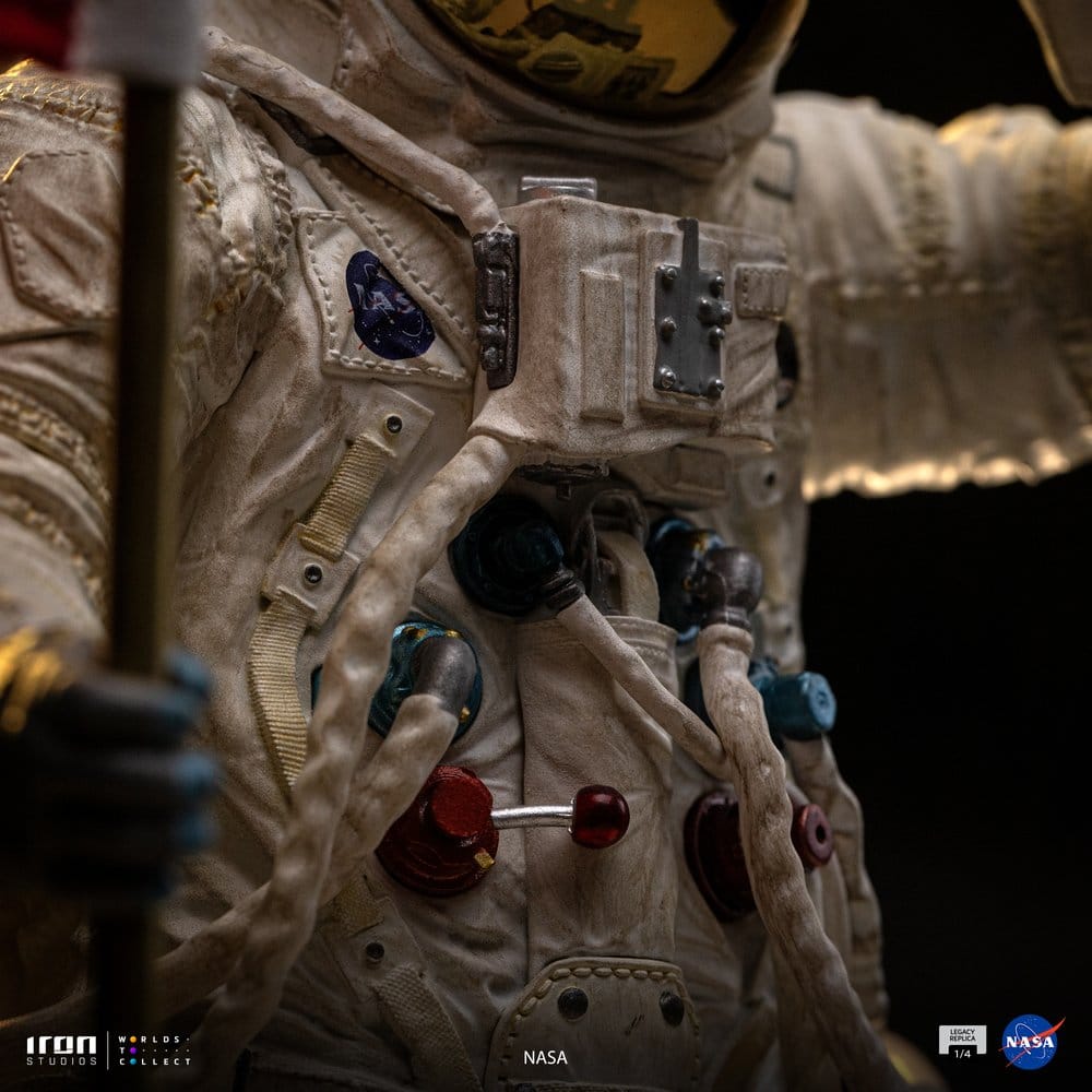 NASA Legacy Replica Figur i skala 1/4 av Apollo 11 Astronaut, 58 cm hög