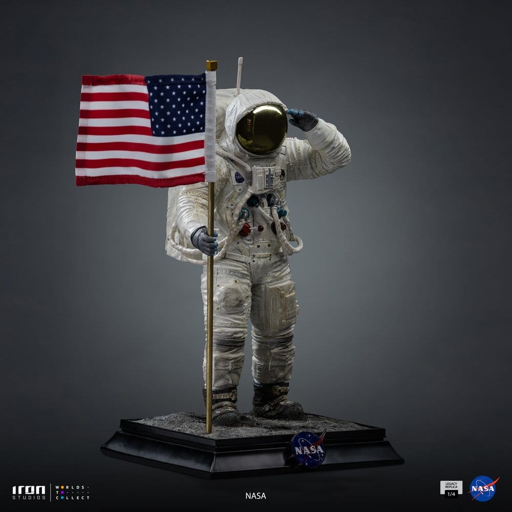 NASA Legacy Replica Figur i skala 1/4 av Apollo 11 Astronaut, 58 cm hög