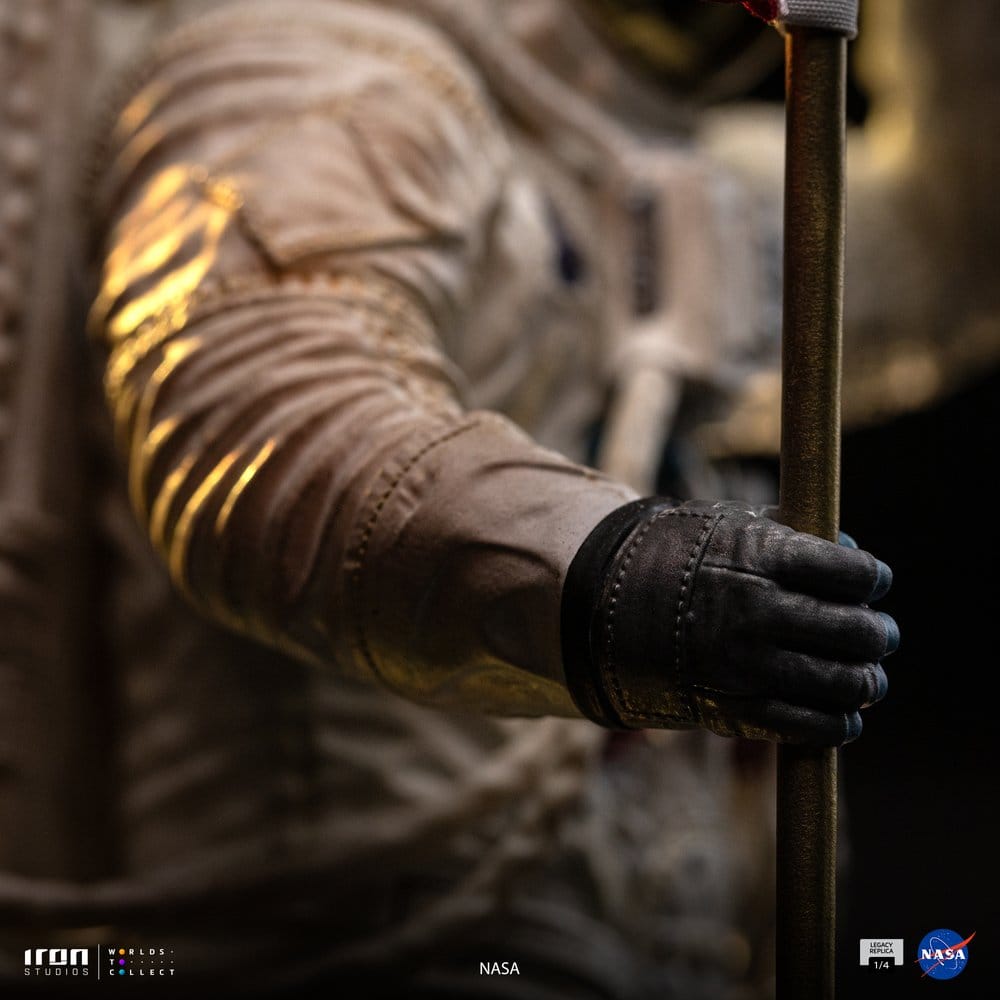 NASA Legacy Replica Figur i skala 1/4 av Apollo 11 Astronaut, 58 cm hög