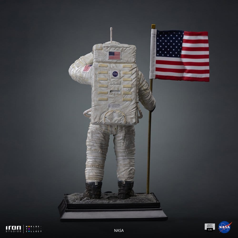 NASA Legacy Replica Figur i skala 1/4 av Apollo 11 Astronaut, 58 cm hög