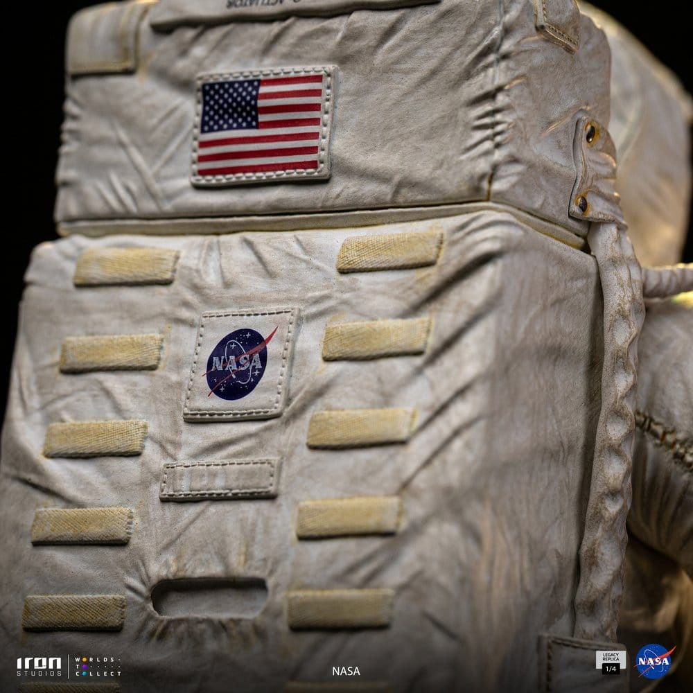 NASA Legacy Replica Figur i skala 1/4 av Apollo 11 Astronaut, 58 cm hög