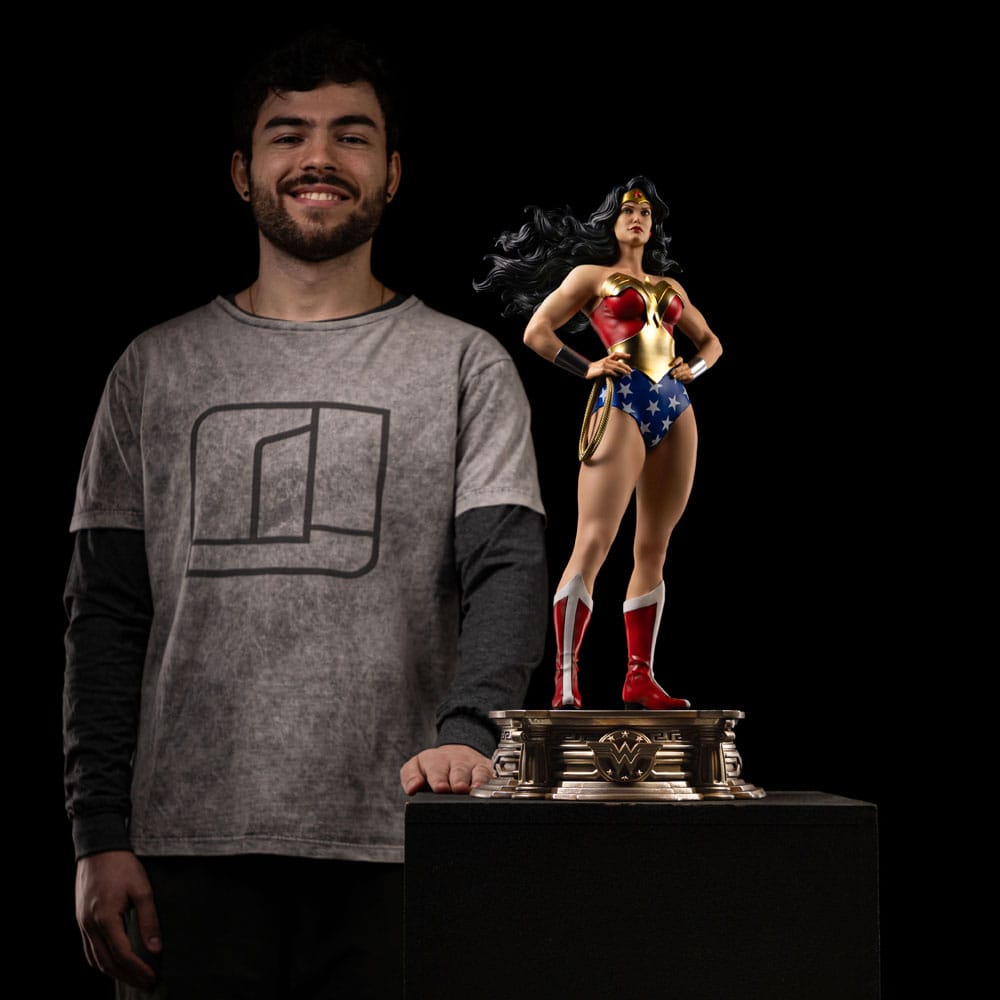 DC Comics Legacy Replica Figur 1/4 Wonder Woman 56 cm