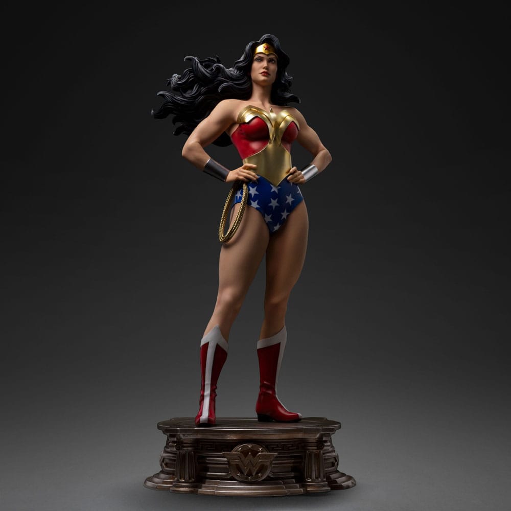 DC Comics Legacy Replica Figur 1/4 Wonder Woman 56 cm