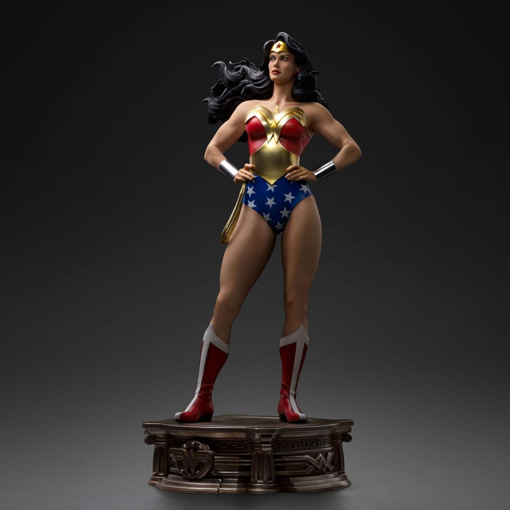 DC Comics Legacy Replica Figur 1/4 Wonder Woman 56 cm